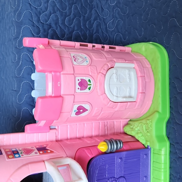 Vintage Fisher-Price Little People Castle - Picture 5 of 9